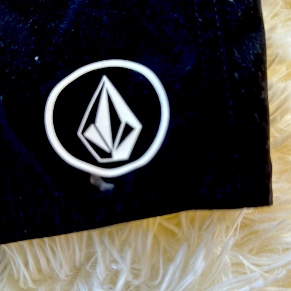 Volcom Pure Function board shorts - Picture 2 of 4